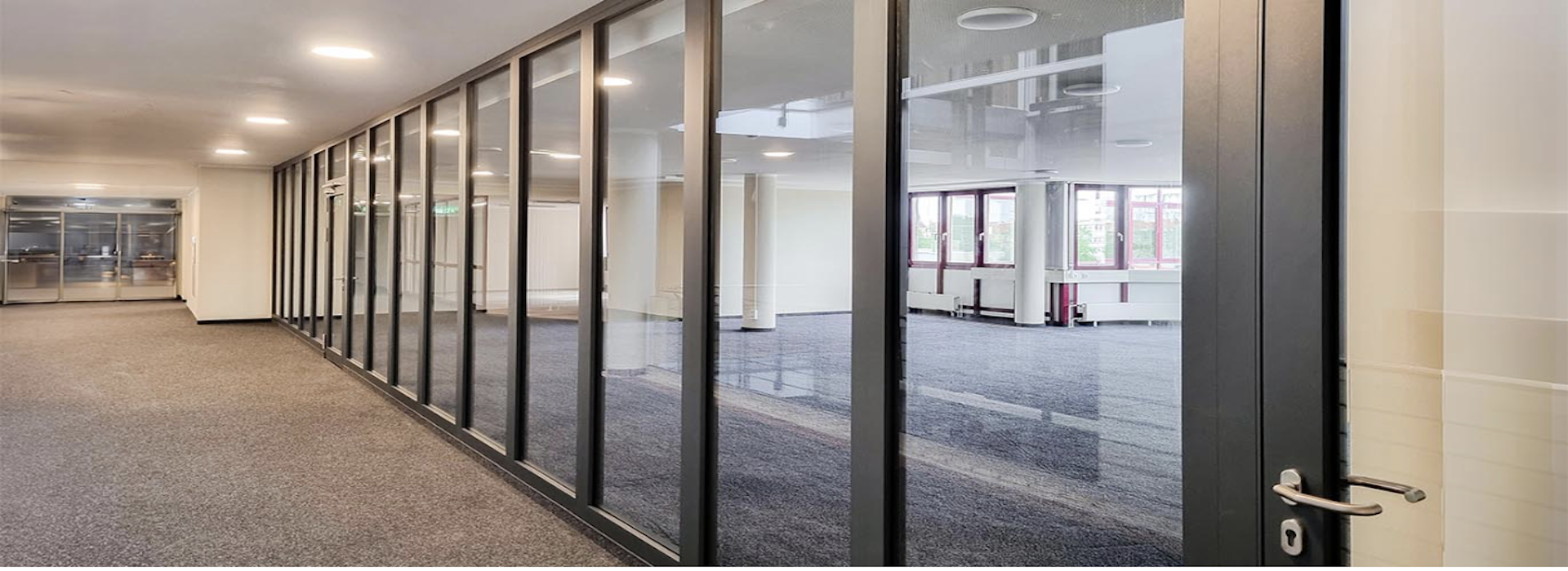 Akustik-Pinnwand am Arbeitsplatz