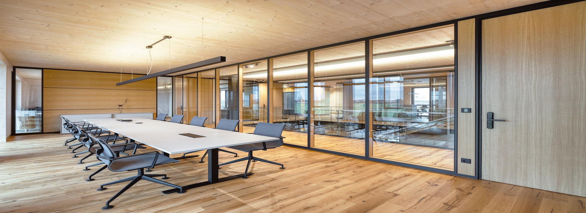 Systemtrennwand in einem Büro